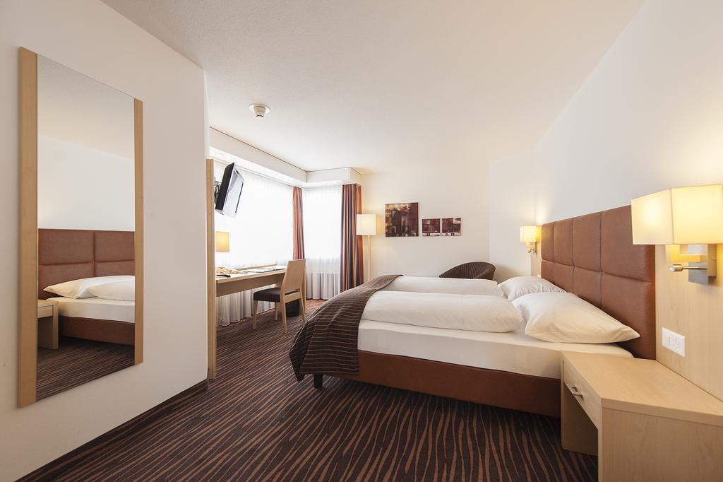 Seminarhotel Am Aegerisee Unterägeri Exteriör bild